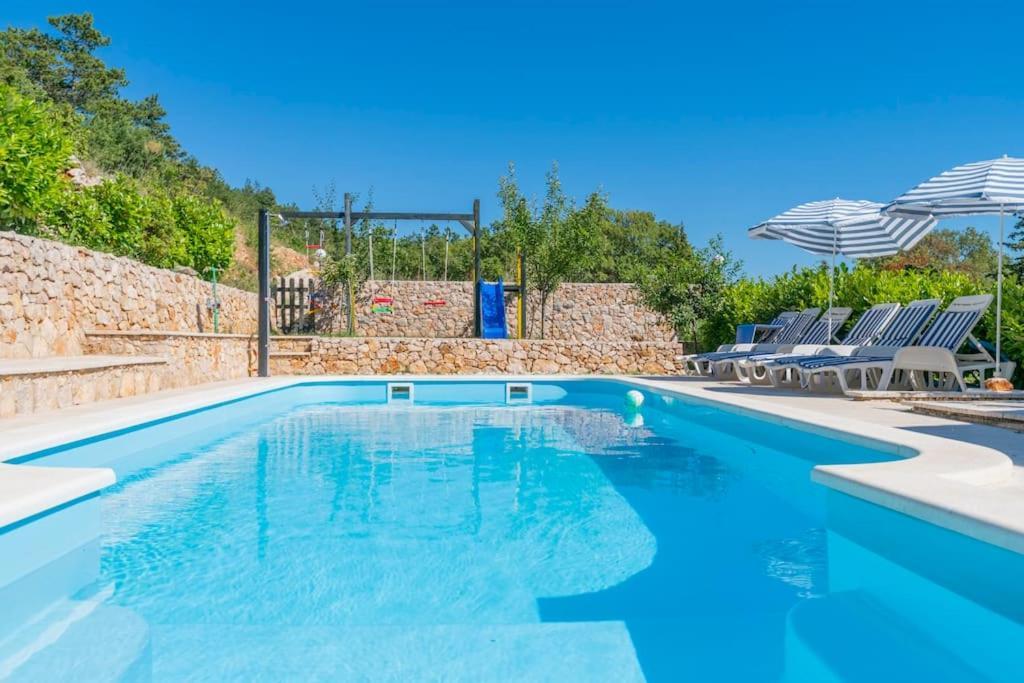 Three-Bedroom Villa With Private Pool Lovreć Esterno foto